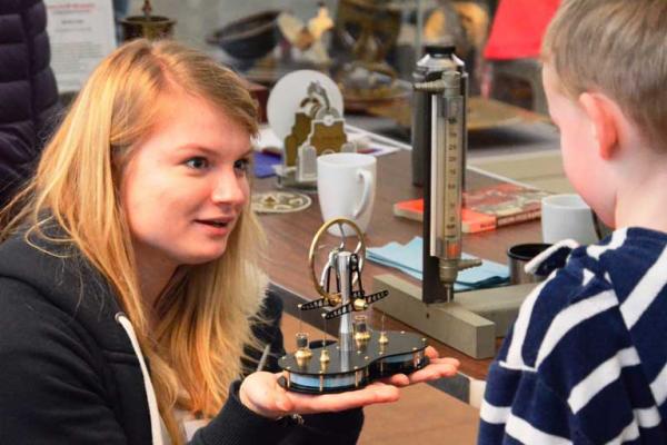 Science education session at the Museum of the History of Science