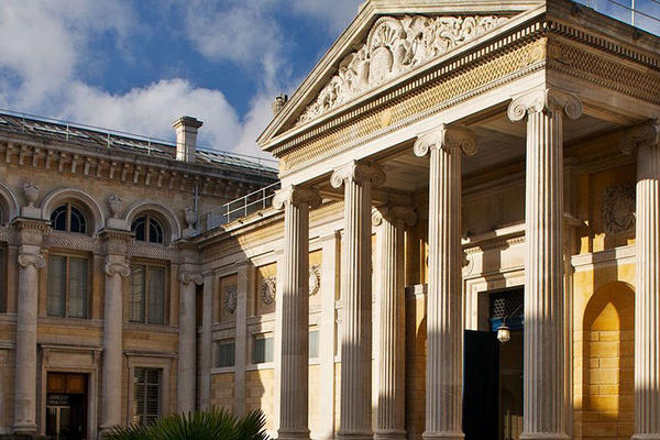 Ashmolean Museum facade 