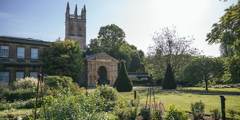 Botanic Garden entrance and gardens