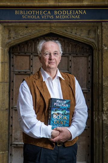 Philip Pullman in Bodleian Library Quad