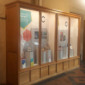 Research case, Oxford University Museum of Natural History